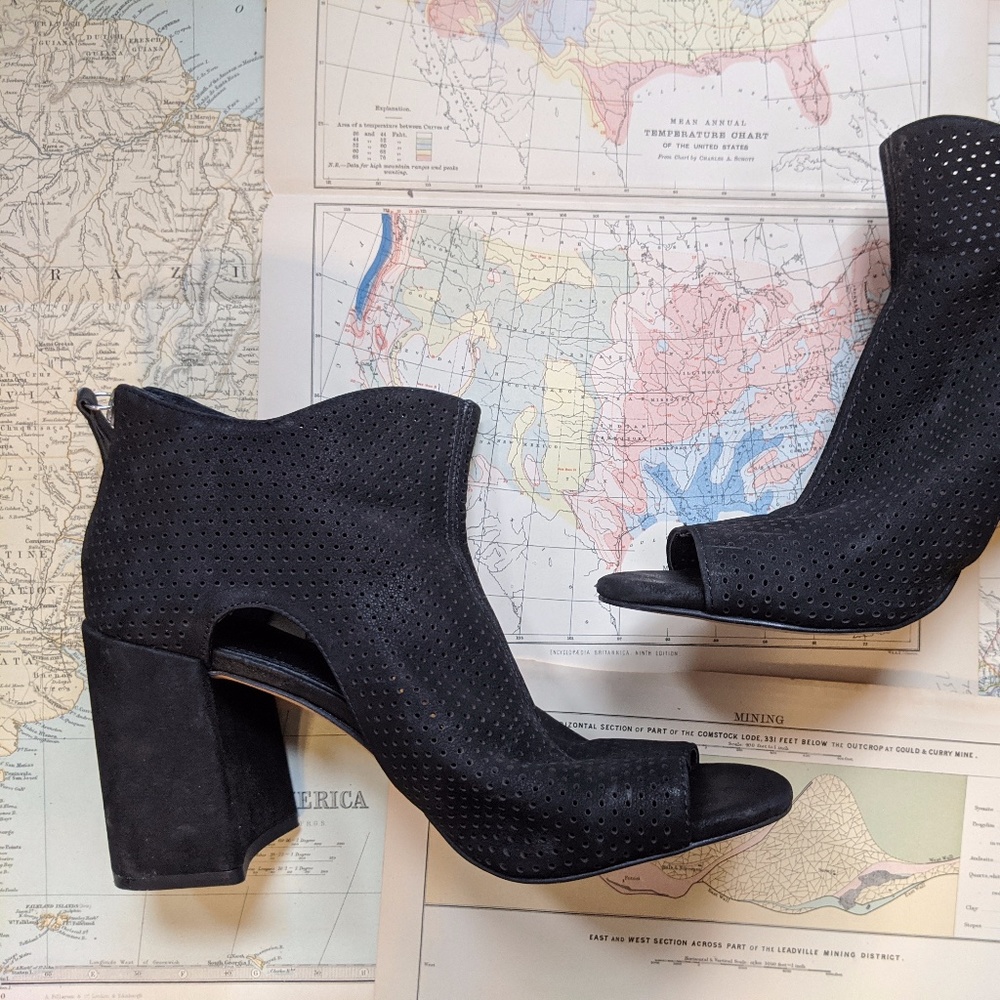 Gianni Bini Suede Heels